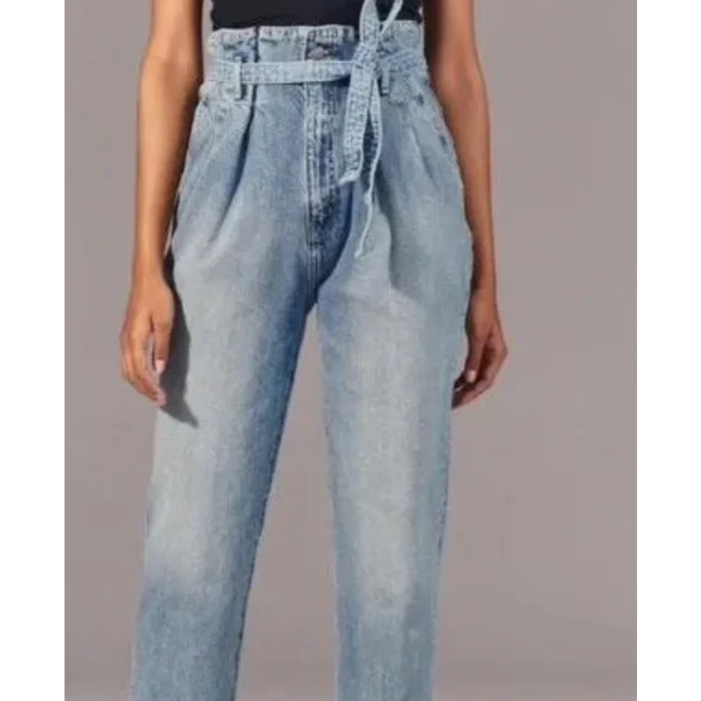 Abercrombie & Fitch NWT Acid Wash Denim Ultra High Rise Mom Jean Raw Hem Size 16